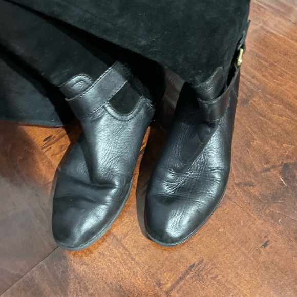 Ralph Lauren Black Leather Boots with Gold Accent - Picture 5 of 5